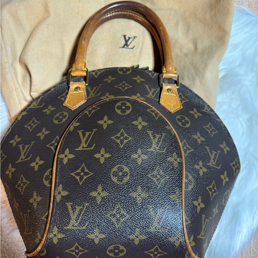 Louis Vuitton Ellipse Bag